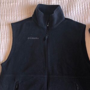 Men’s black Columbia fleece vest